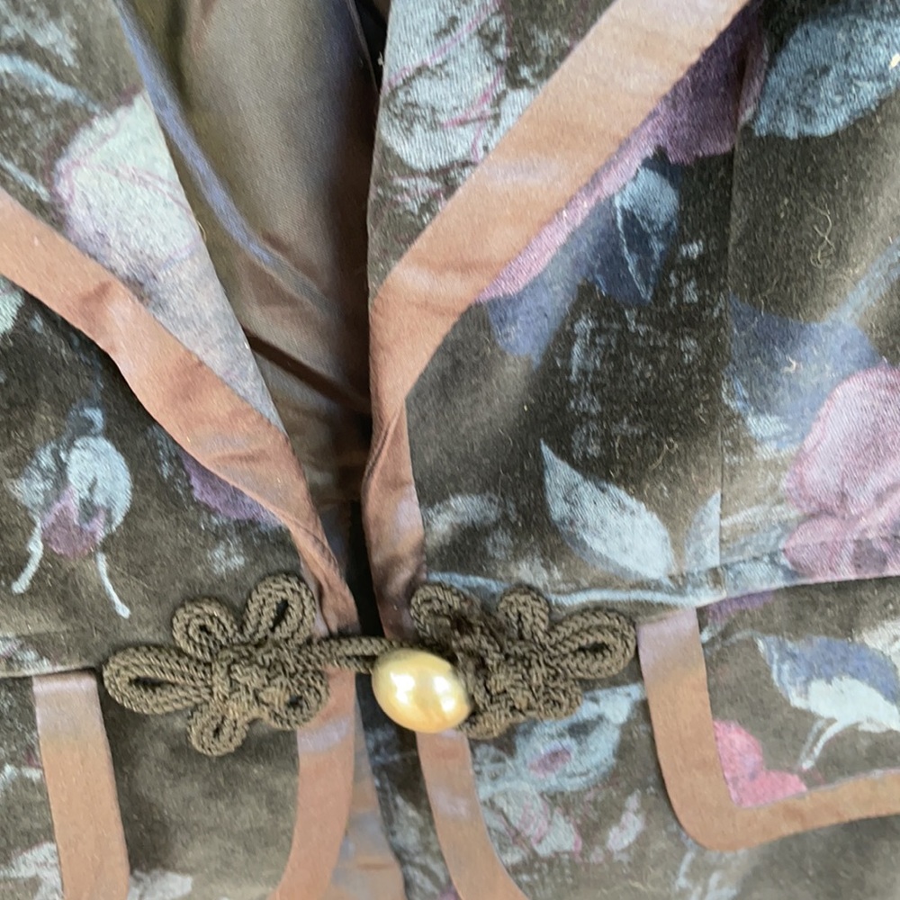 Blazer - Picture 3 of 7